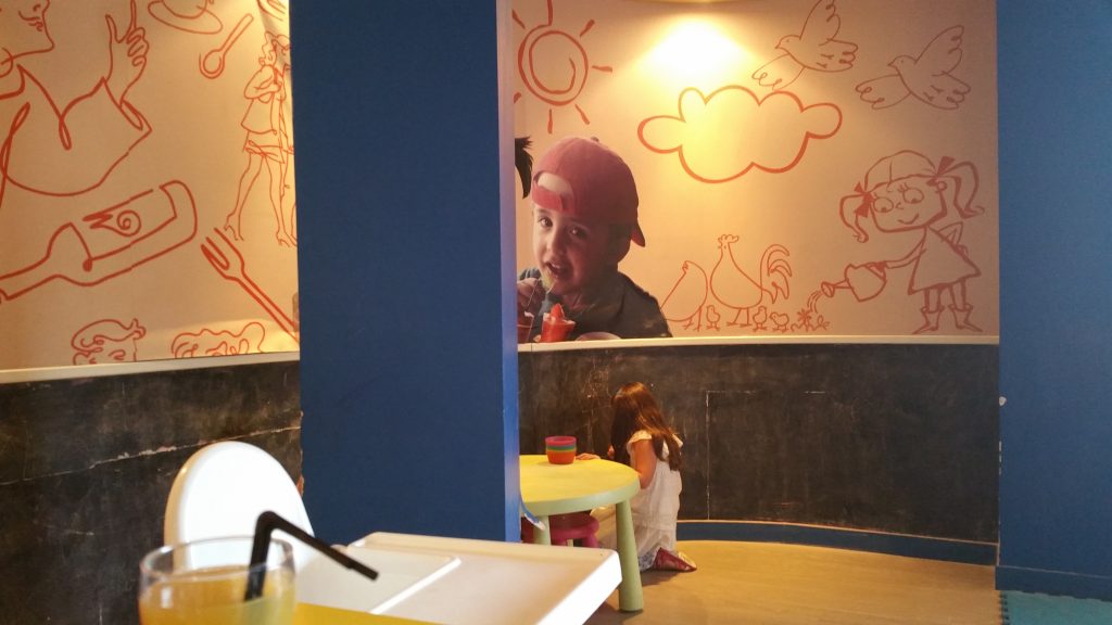 En este momento estás viendo Otro restaurante… Dos mujeres al borde de un ataque de nervios 