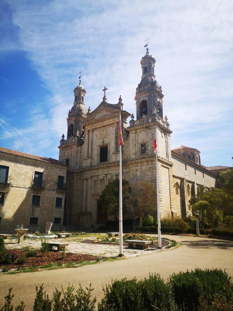 En este momento estás viendo Mariposas y la Santa Espina